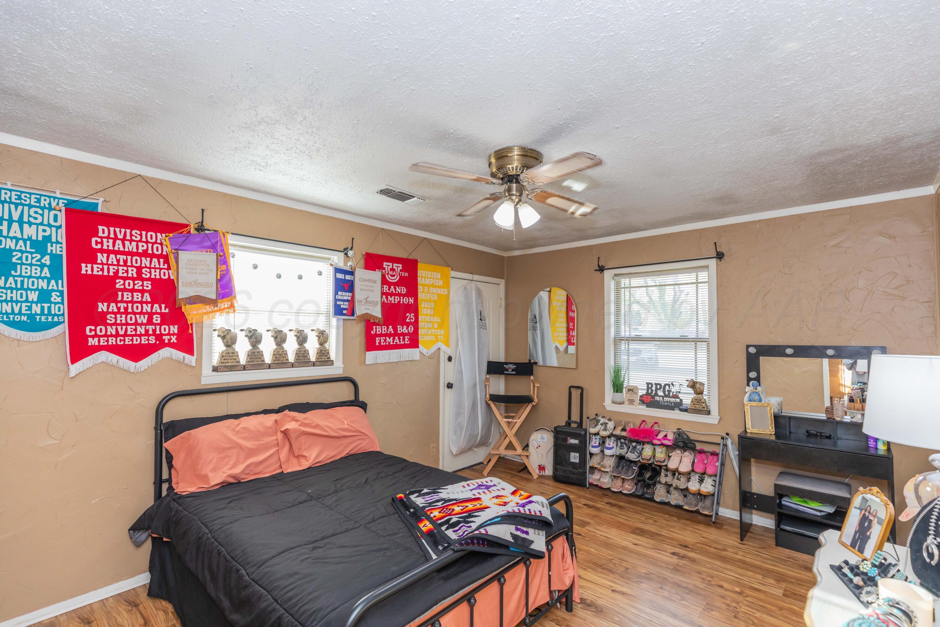 712 West 1st Street Claude, TX 79019 - Photo 32 of 53 BEDROOM 4 VIEW 1