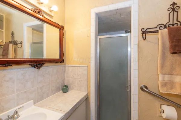 $376,436 | 712 West 1st Street, Claude, TX 79019