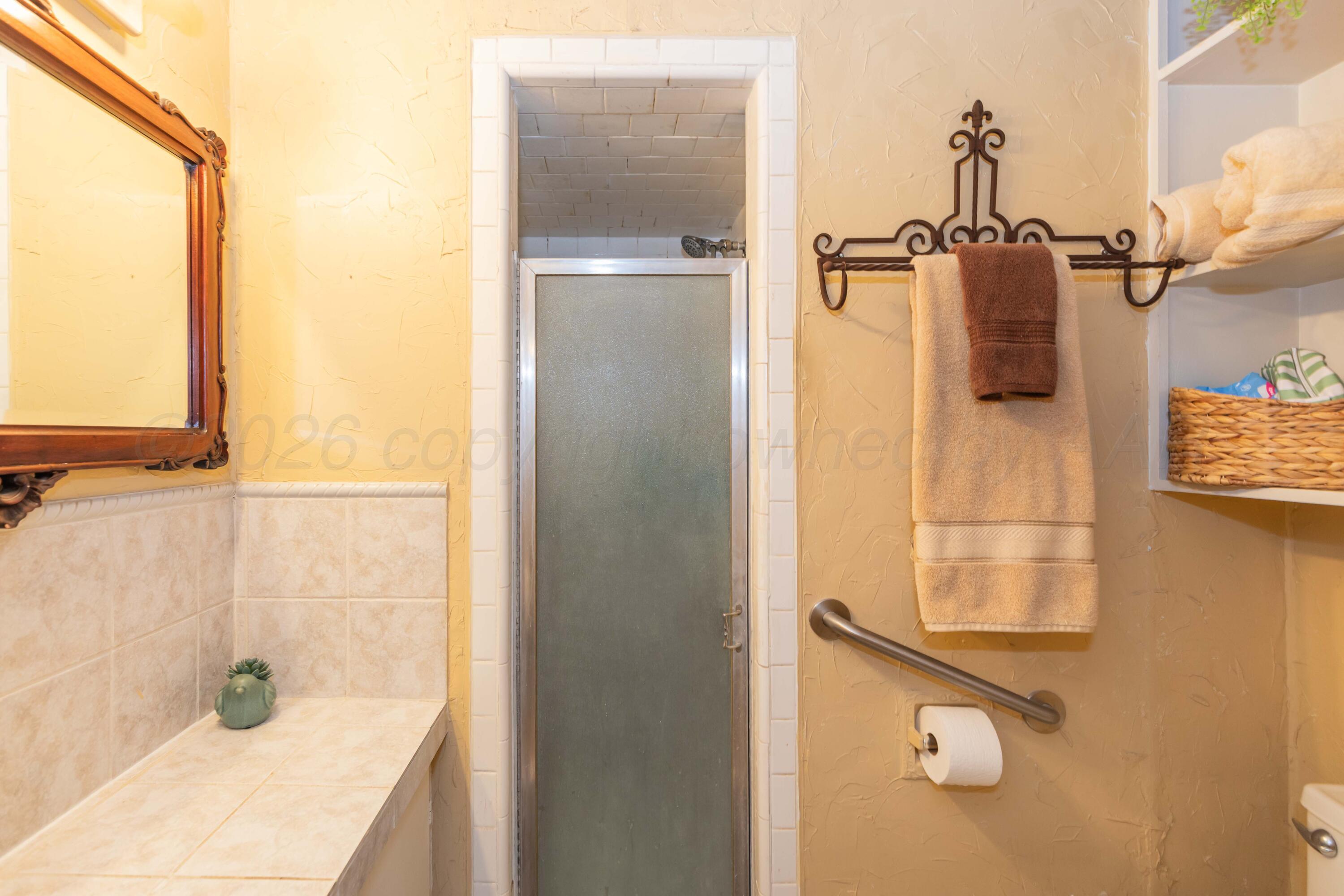 712 West 1st Street Claude, TX 79019 - Photo 40 of 53 MASTER BATH VIEW 2