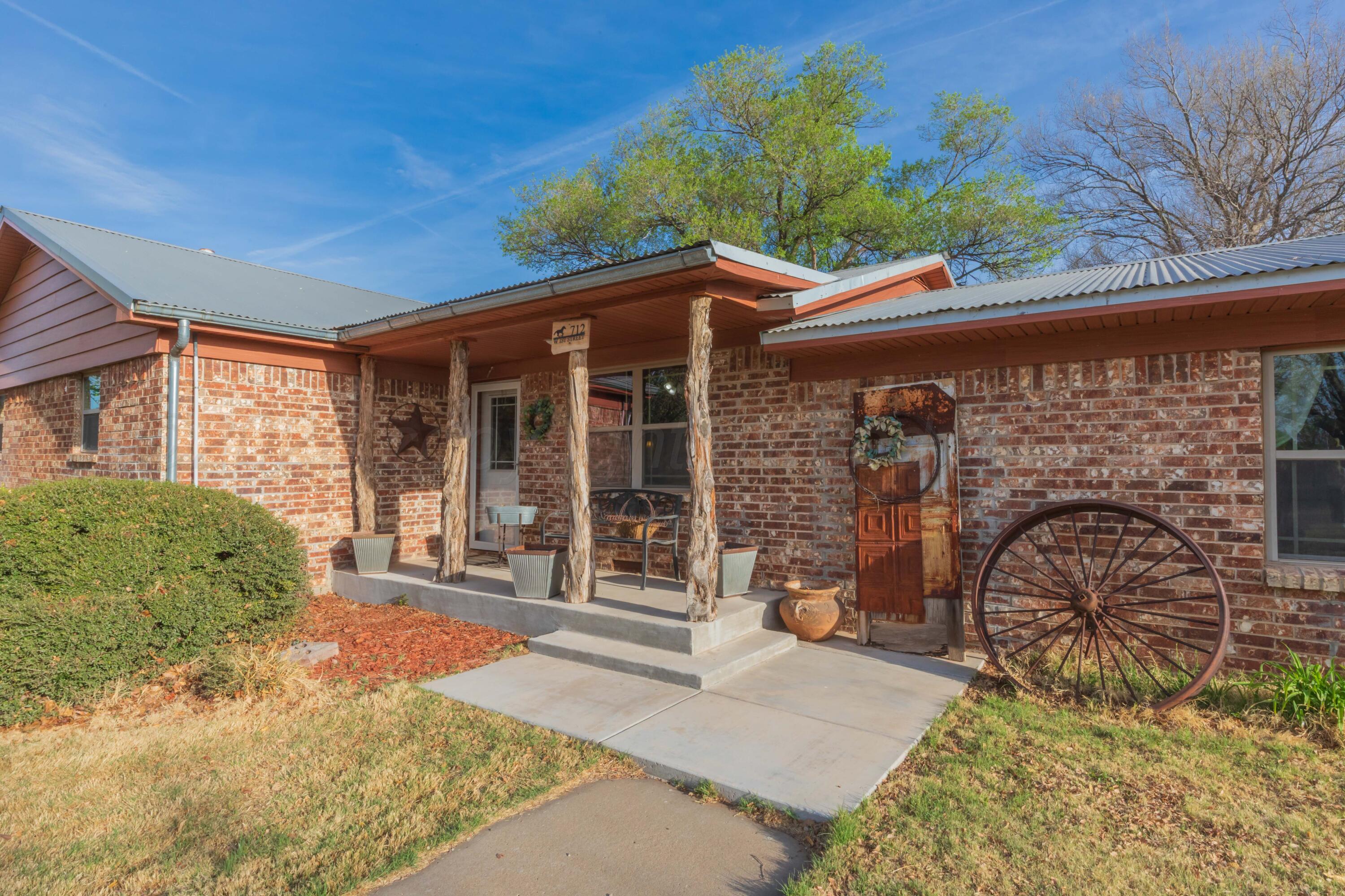 712 West 1st Street Claude, TX 79019 - Photo 4 of 53 FRONT VIEW 3