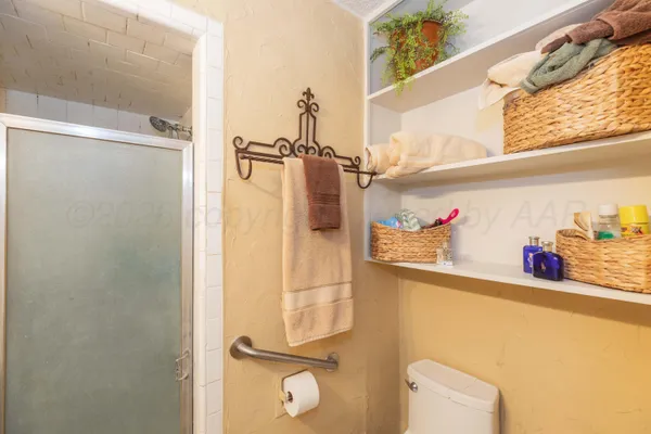 $376,436 | 712 West 1st Street, Claude, TX 79019