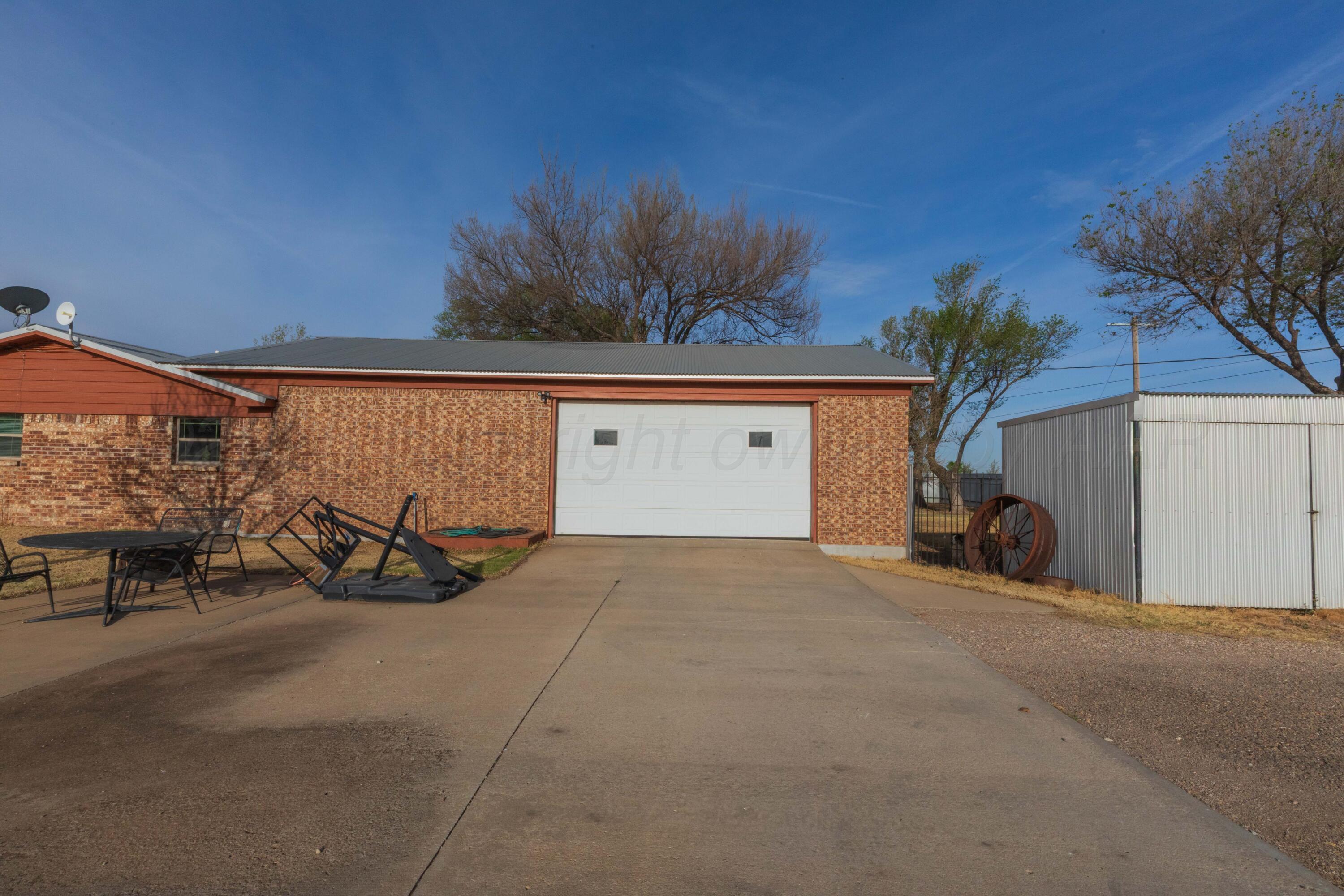 712 West 1st Street Claude, TX 79019 - Photo 49 of 53 GARAGE VIEW 2