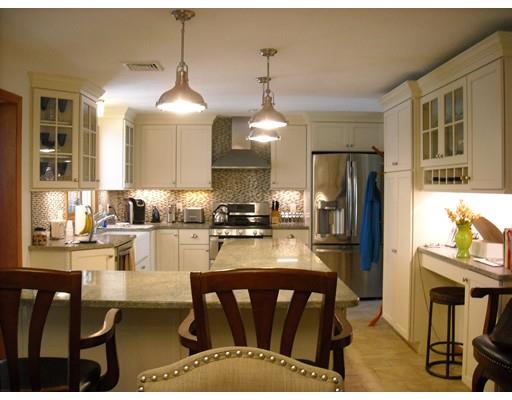 7 Hallick Road Plymouth, MA 02360 - Photo 4 of 20 Gallery Image 4