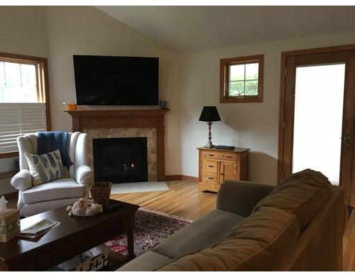 7 Hallick Road Plymouth, MA 02360 - Photo 8 of 20 Gallery Image 8