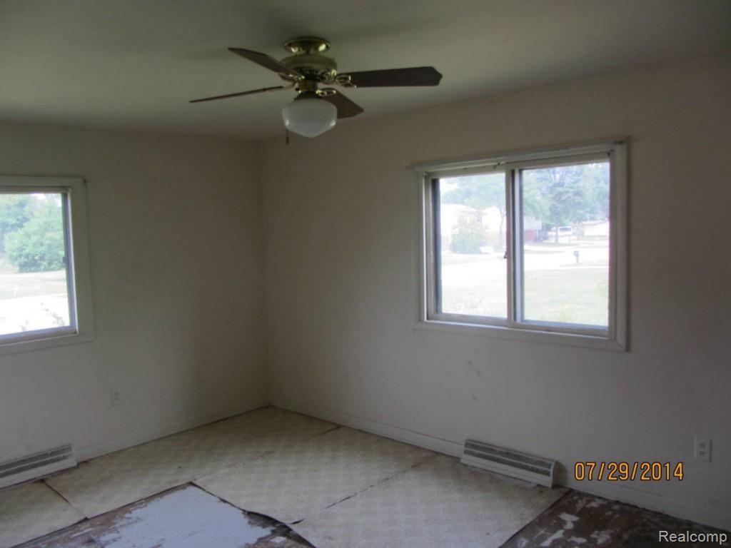 34555 Beverly Road Romulus, MI 48174 - Photo 7 of 11 34555 Beverly Romulus 072914 (10).jpg