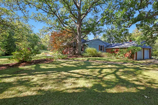 $625,000 | 30-w030 West Schick Road, Bartlett, IL 60103