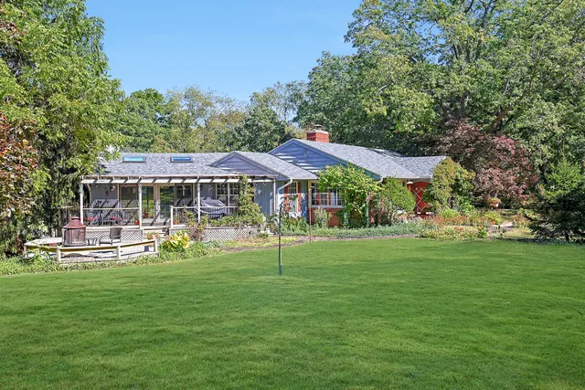 $625,000 | 30-w030 West Schick Road, Bartlett, IL 60103