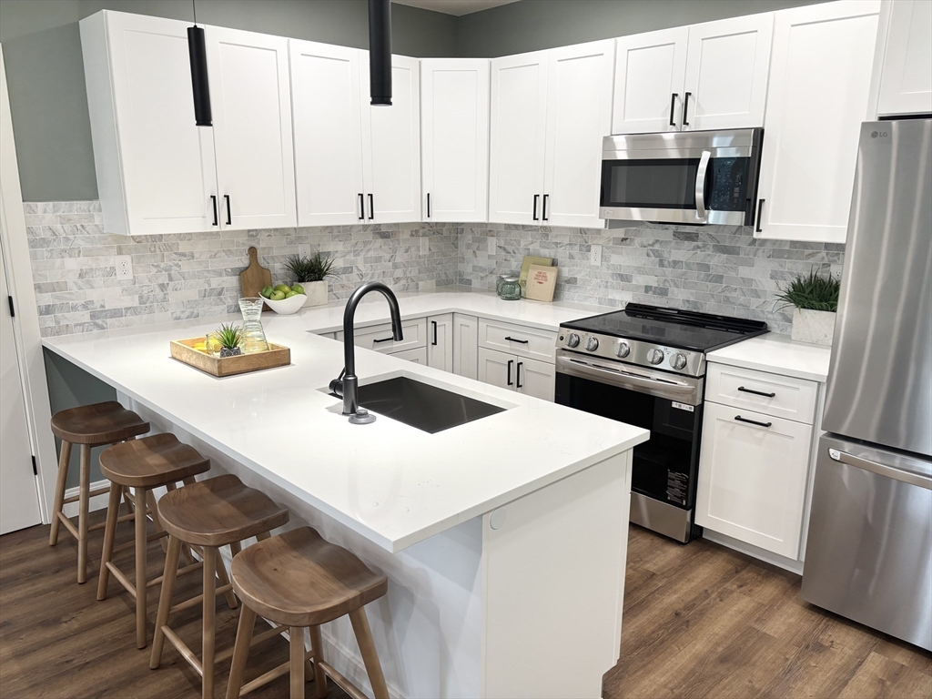 1391 Main Street, Unit 204 Walpole, MA 02081 - Photo 3 of 30