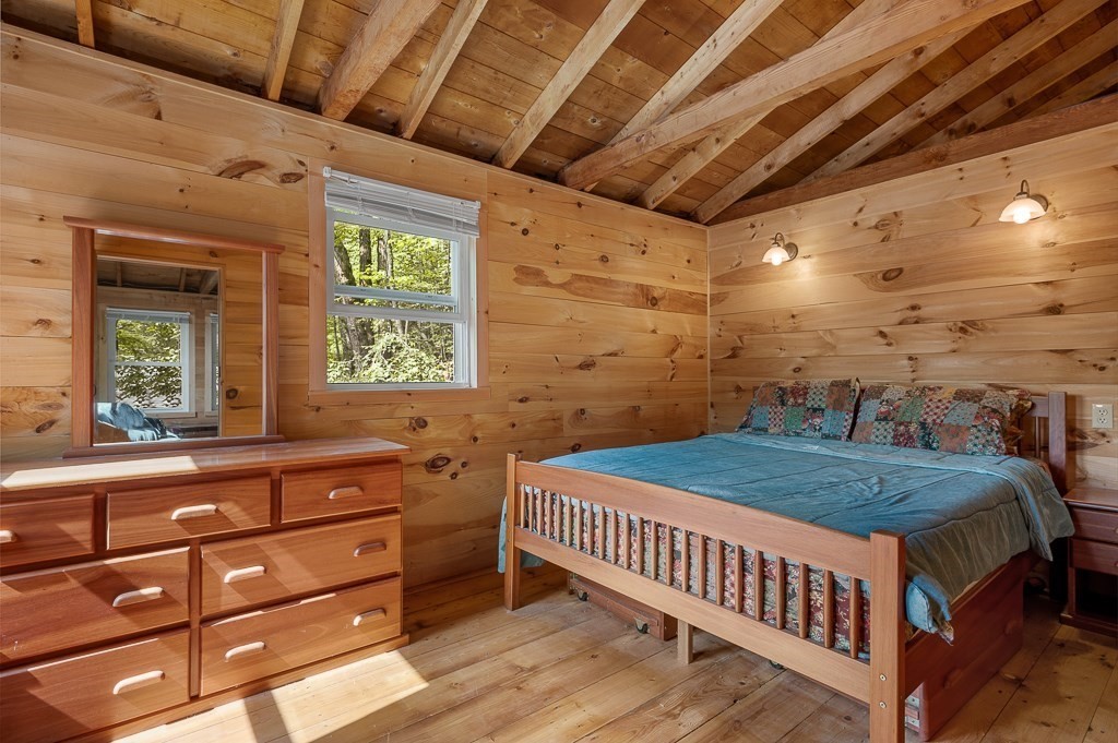 42 Goodrich Road Sturbridge, MA 01566 - Photo 8 of 36 a bedroom with a bed and a window