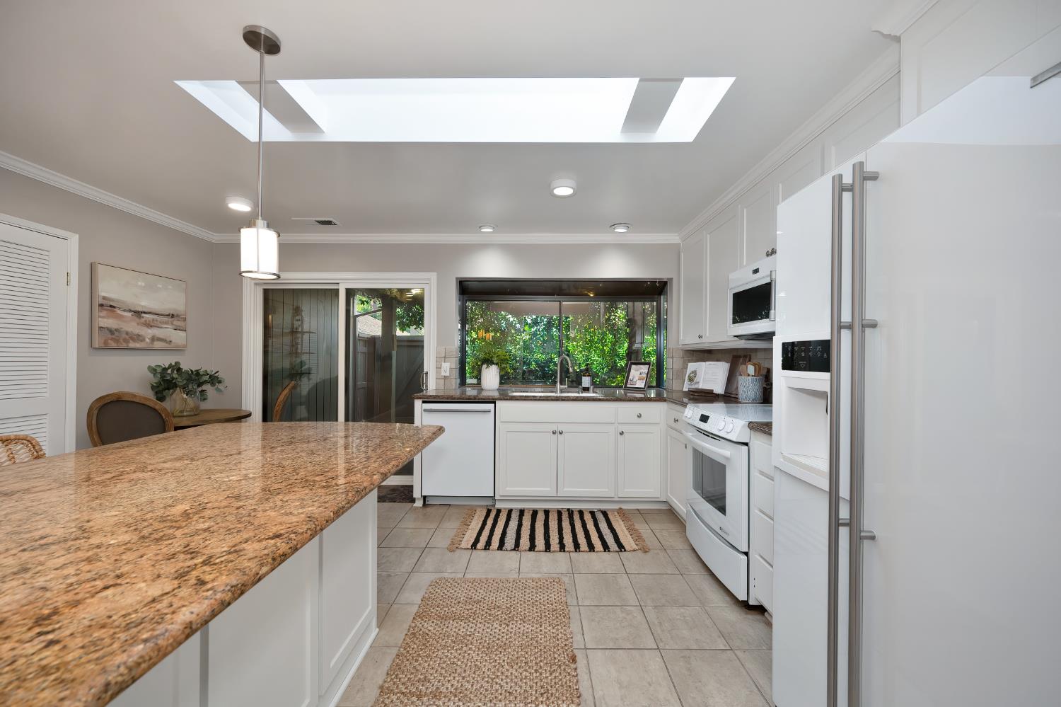 216 East Ranch Road Sacramento, CA 95825 - Photo 14 of 41