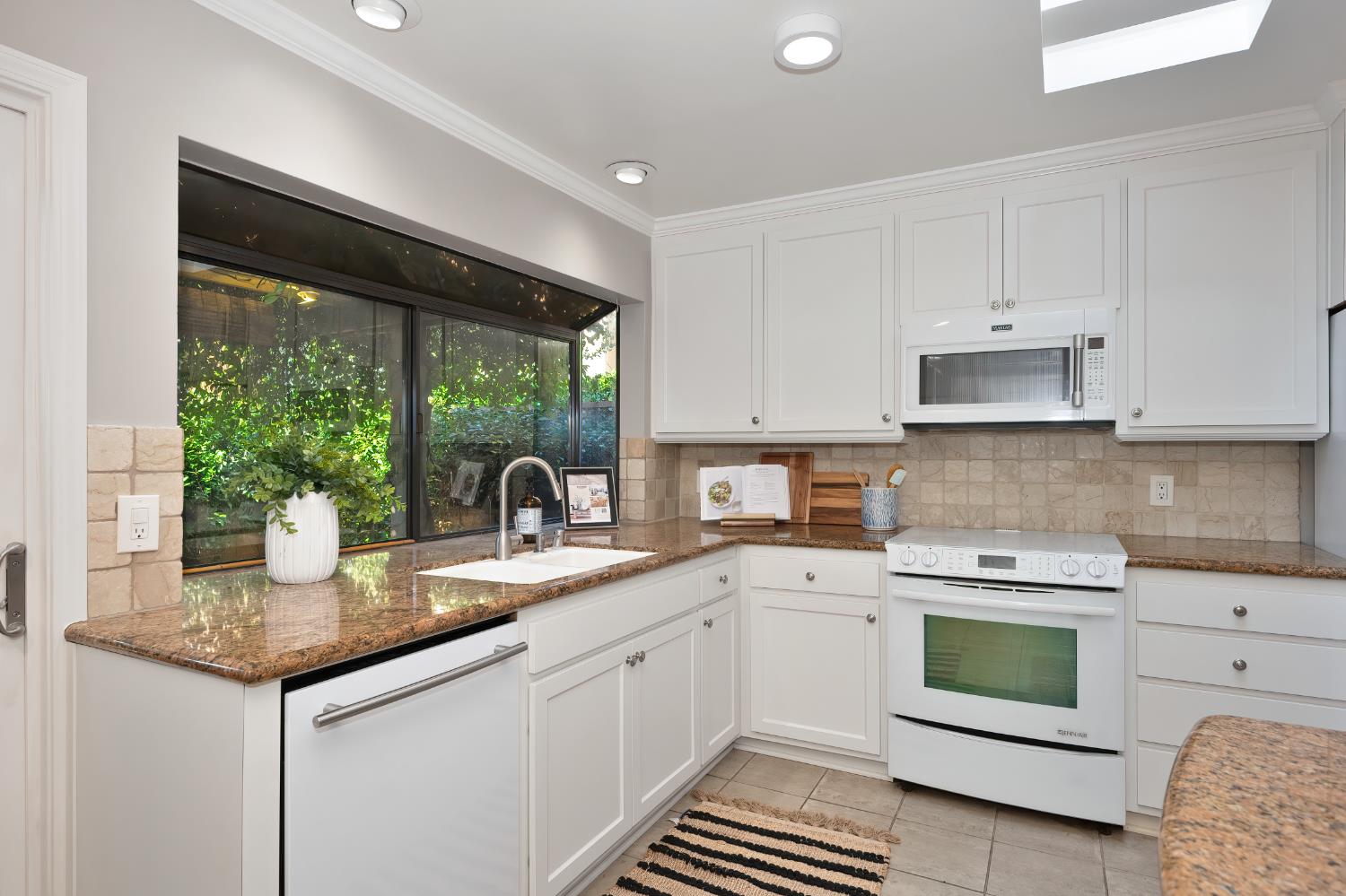 216 East Ranch Road Sacramento, CA 95825 - Photo 18 of 41