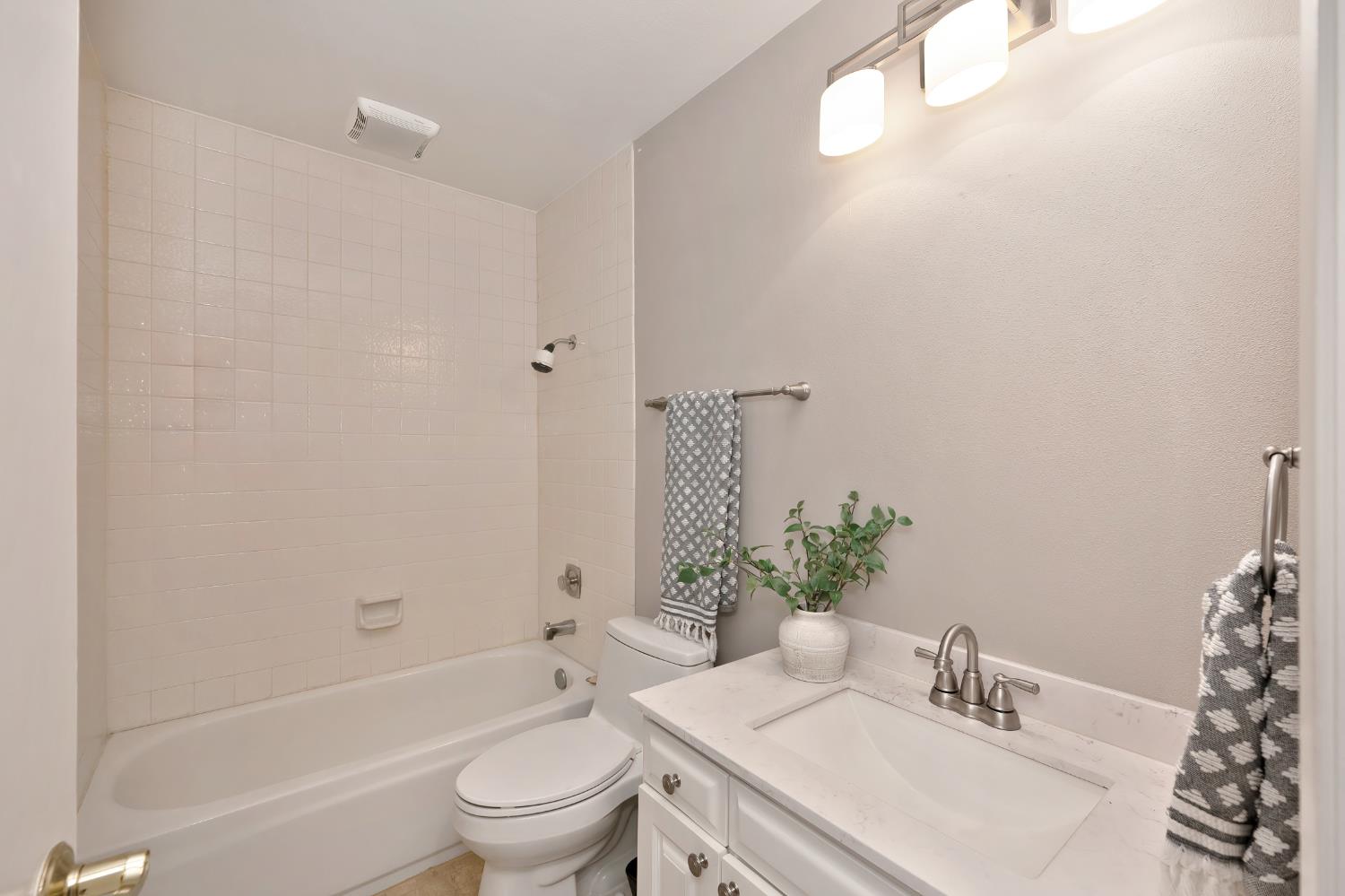 216 East Ranch Road Sacramento, CA 95825 - Photo 31 of 41