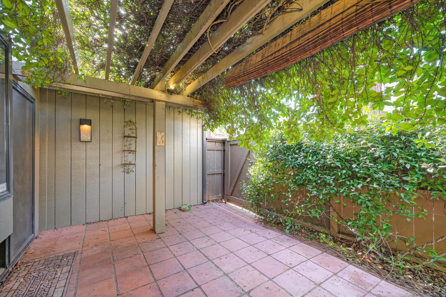 216 East Ranch Road Sacramento, CA 95825 - Photo 37 of 41