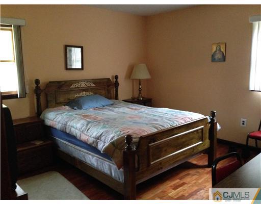33 Fresh Ponds Road East Brunswick, NJ 08816 - Photo 11 of 16 Gallery Image 11