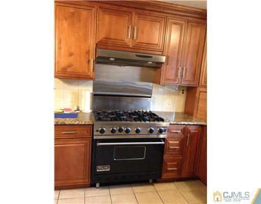 33 Fresh Ponds Road East Brunswick, NJ 08816 - Photo 4 of 16 Gallery Image 4