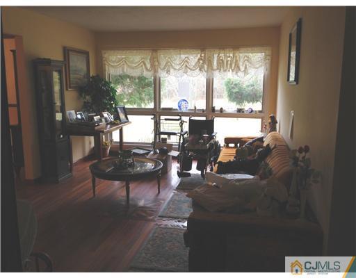 33 Fresh Ponds Road East Brunswick, NJ 08816 - Photo 5 of 16 Gallery Image 5