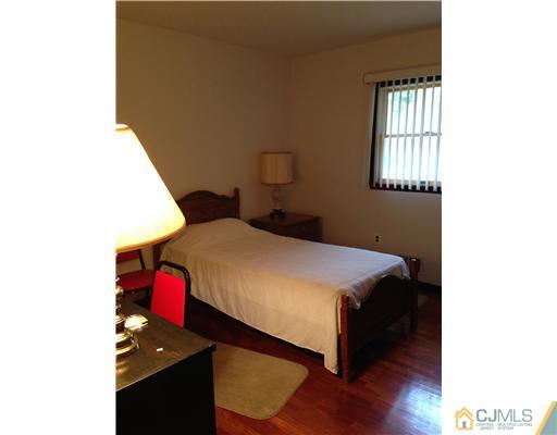 33 Fresh Ponds Road East Brunswick, NJ 08816 - Photo 10 of 16 Gallery Image 10
