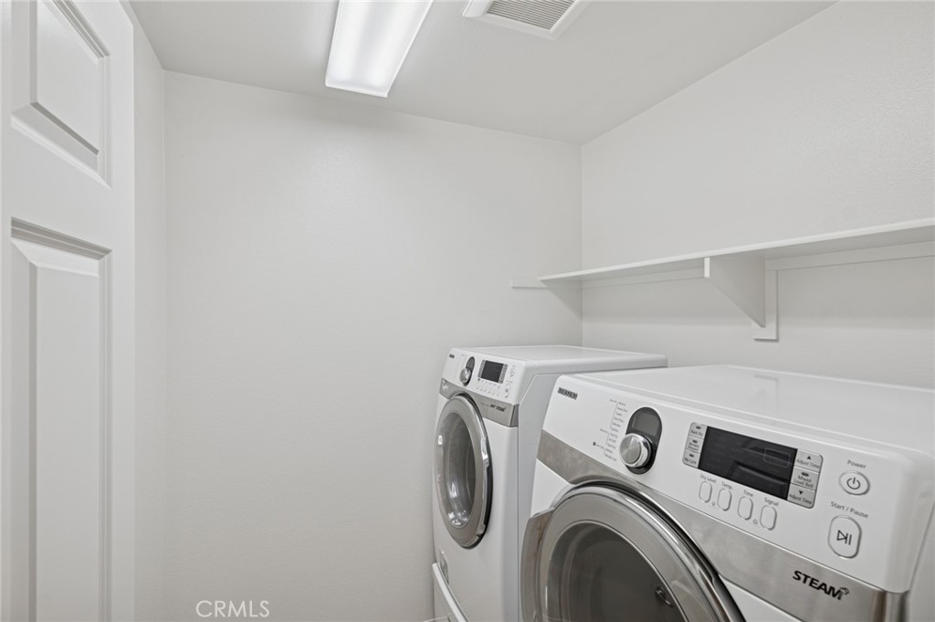 93 Keepsake Irvine, CA 92618 - Photo 22 of 25 a utility room with dryer and washer