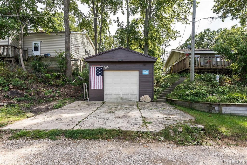 2555 Melvin Road Pinckney, MI 48169 - Photo 10 of 32