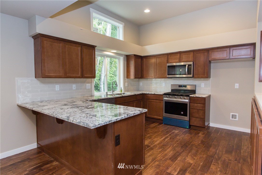 4130 Agate Road Bellingham, WA 98226 - Photo 4 of 27 Gallery Image 4