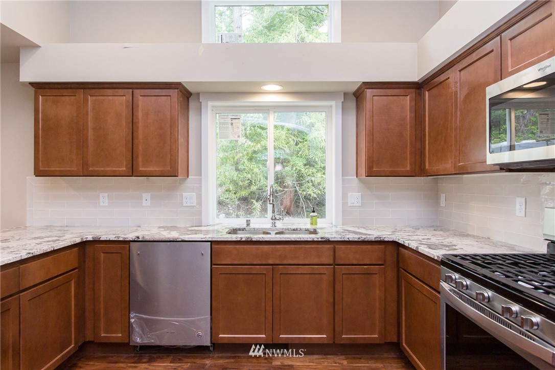 4130 Agate Road Bellingham, WA 98226 - Photo 8 of 27 Gallery Image 8