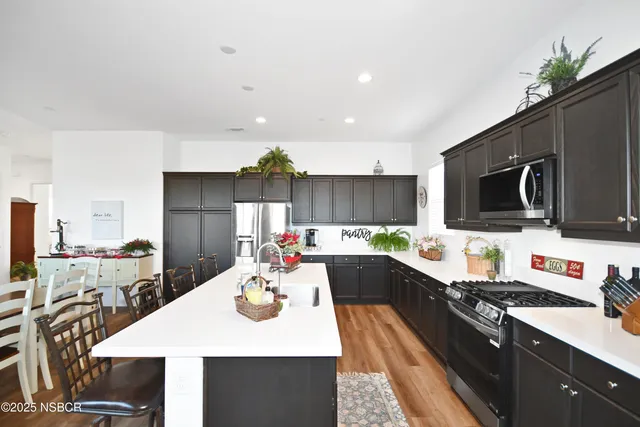 $925,000 | 813 Skyview Lane, Santa Maria, CA 93455