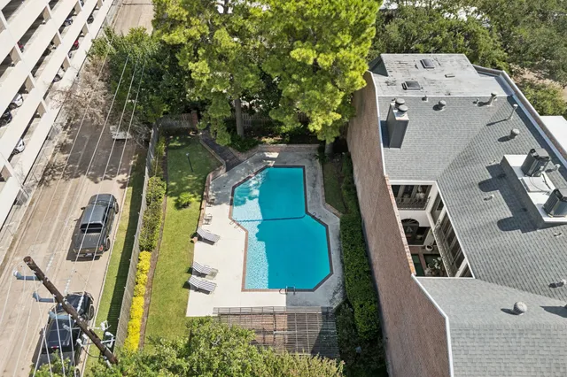 $1,050,000 | 4964 Post Oak Timber Drive, Houston, TX 77056