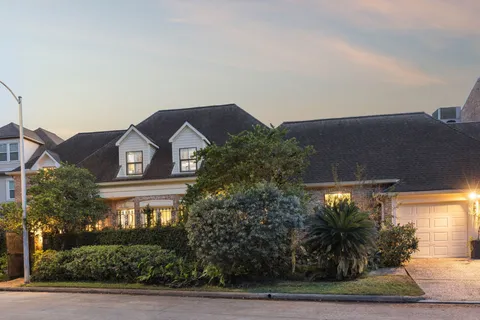 $1,050,000 | 4964 Post Oak Timber Drive, Houston, TX 77056