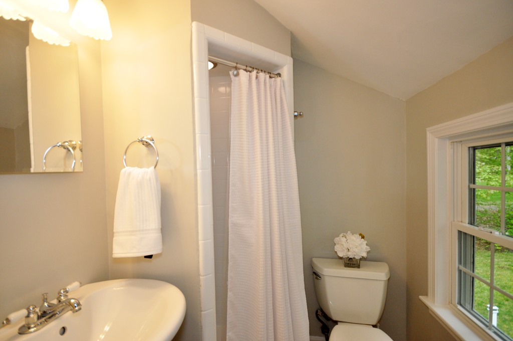 20 Henley Road Acton, MA 01720 - Photo 17 of 23 Gallery Image 17