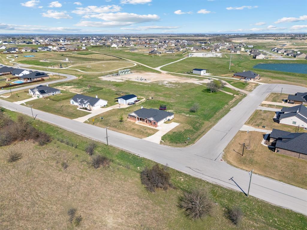 134 Stone Cyn Drive Rhome, TX 76078 - Photo 2 of 39