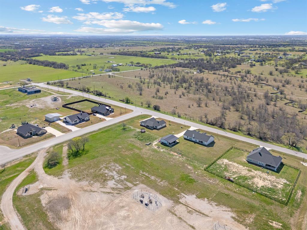 134 Stone Cyn Drive Rhome, TX 76078 - Photo 5 of 39