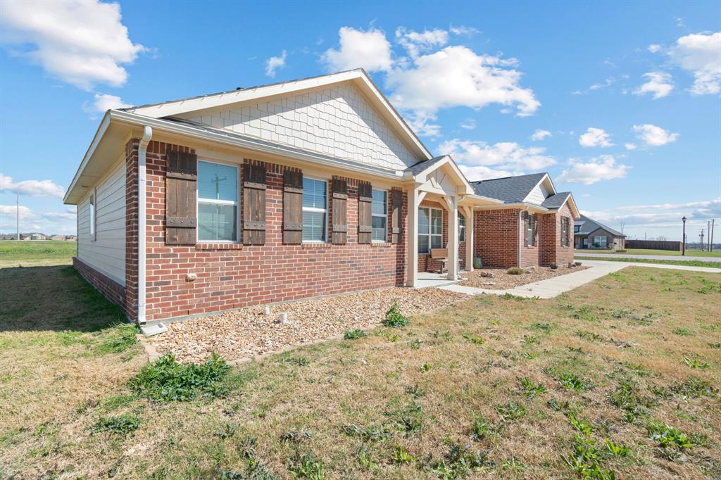 134 Stone Cyn Drive Rhome, TX 76078 - Photo 7 of 39