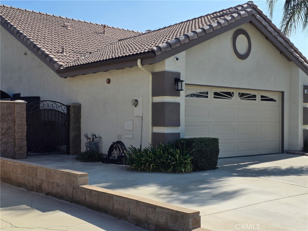 1806 Madison Street Redlands, CA 92374 - Photo 4 of 31 a front view of a house
