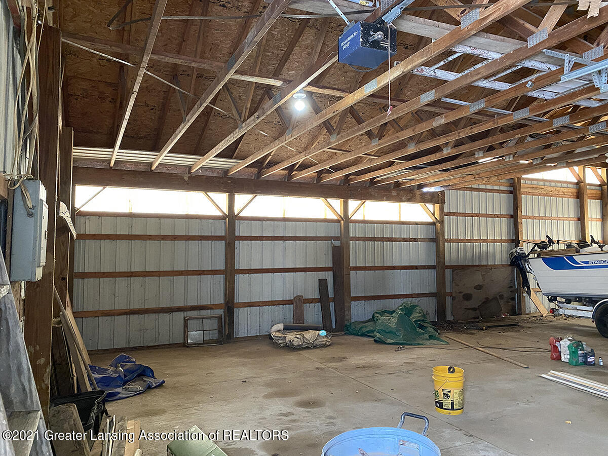 1601 South College Road Mason, MI 48854 - Photo 11 of 35 05-polebarn-inside2