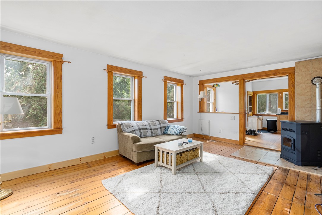 540 Field Hill Road Scituate, RI 02815 - Photo 3 of 17 2nd Floor living room