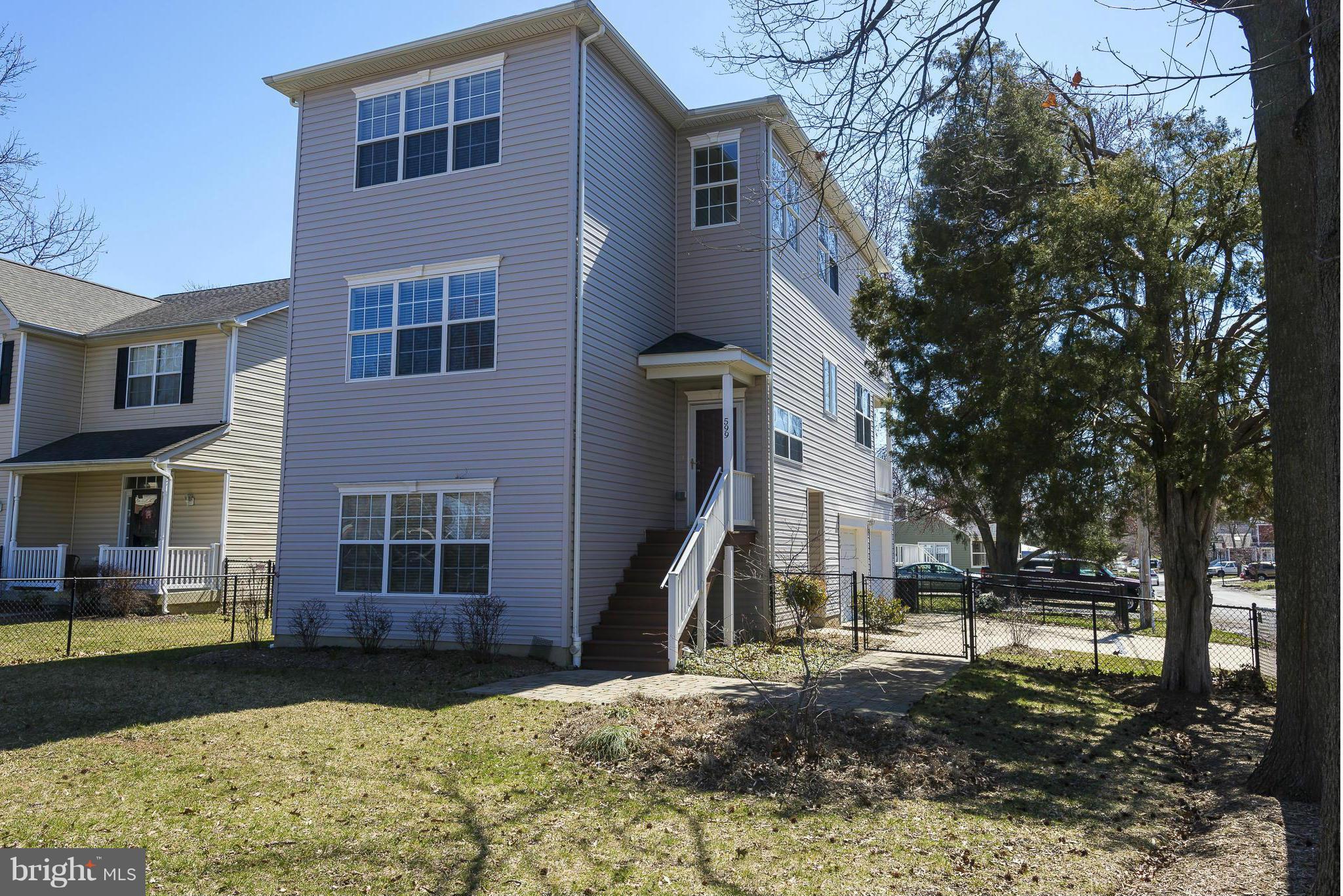 599 Londontown Road Edgewater, MD 21037 - Photo 2 of 30 Exterior (Front)