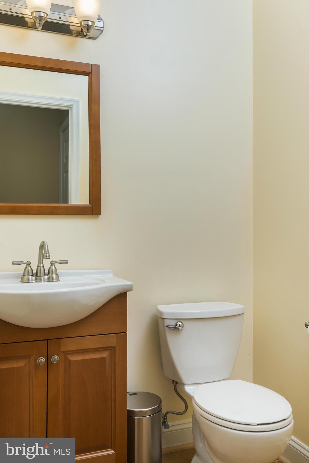 599 Londontown Road Edgewater, MD 21037 - Photo 12 of 30 Half Bathroom