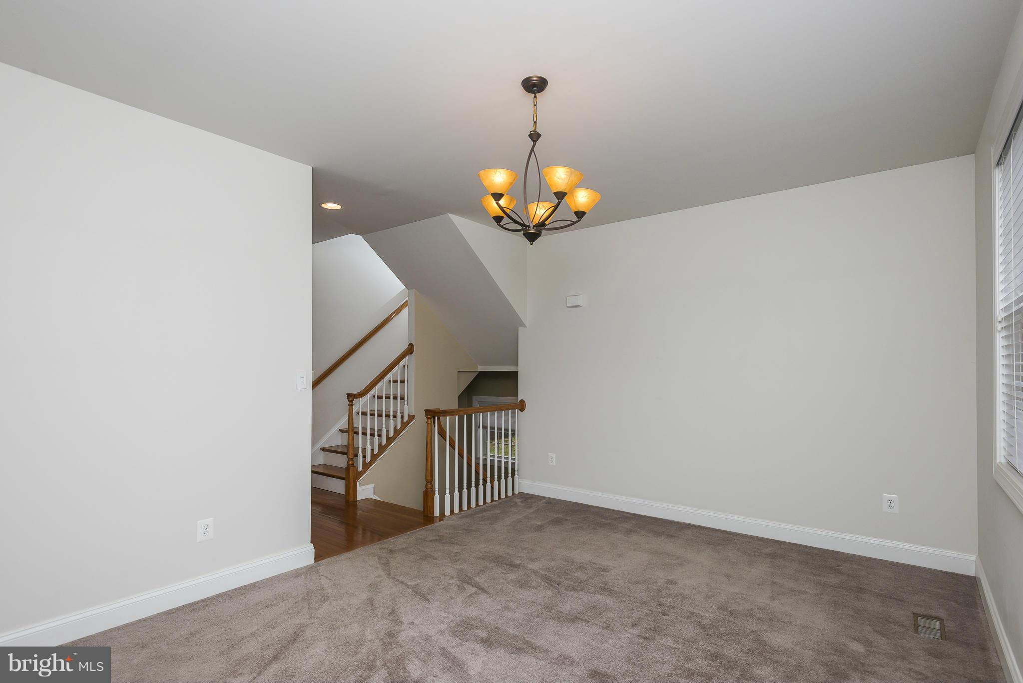 599 Londontown Road Edgewater, MD 21037 - Photo 14 of 30 Living Room