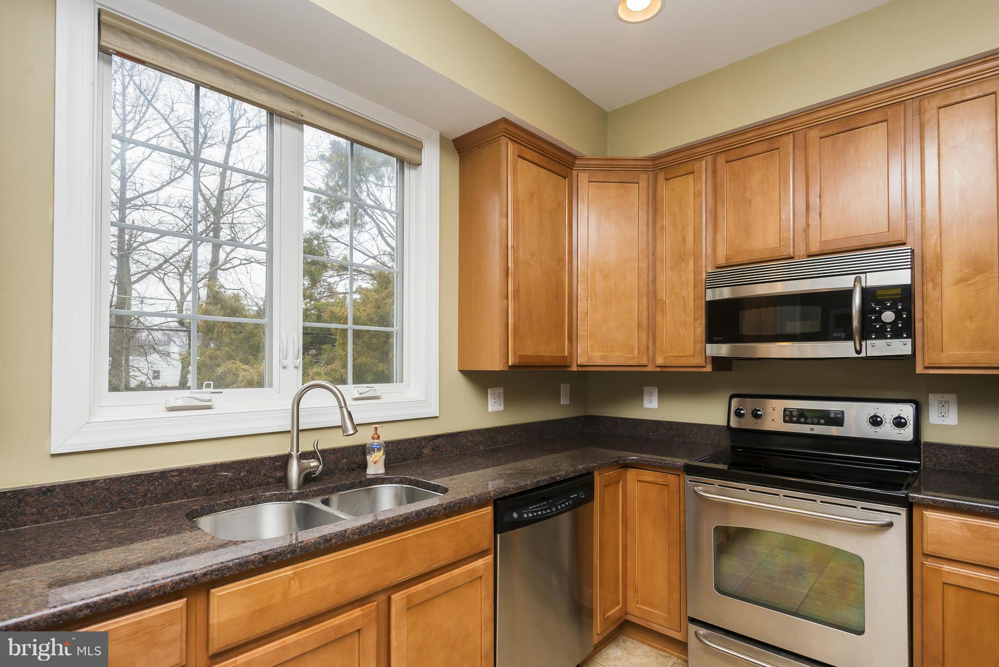 599 Londontown Road Edgewater, MD 21037 - Photo 7 of 30 Kitchen