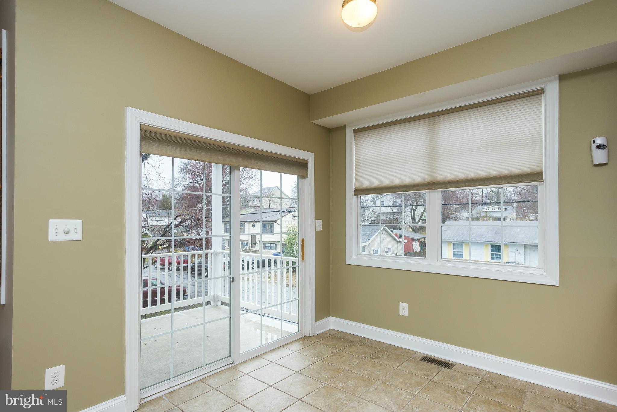 599 Londontown Road Edgewater, MD 21037 - Photo 8 of 30 Dining Area