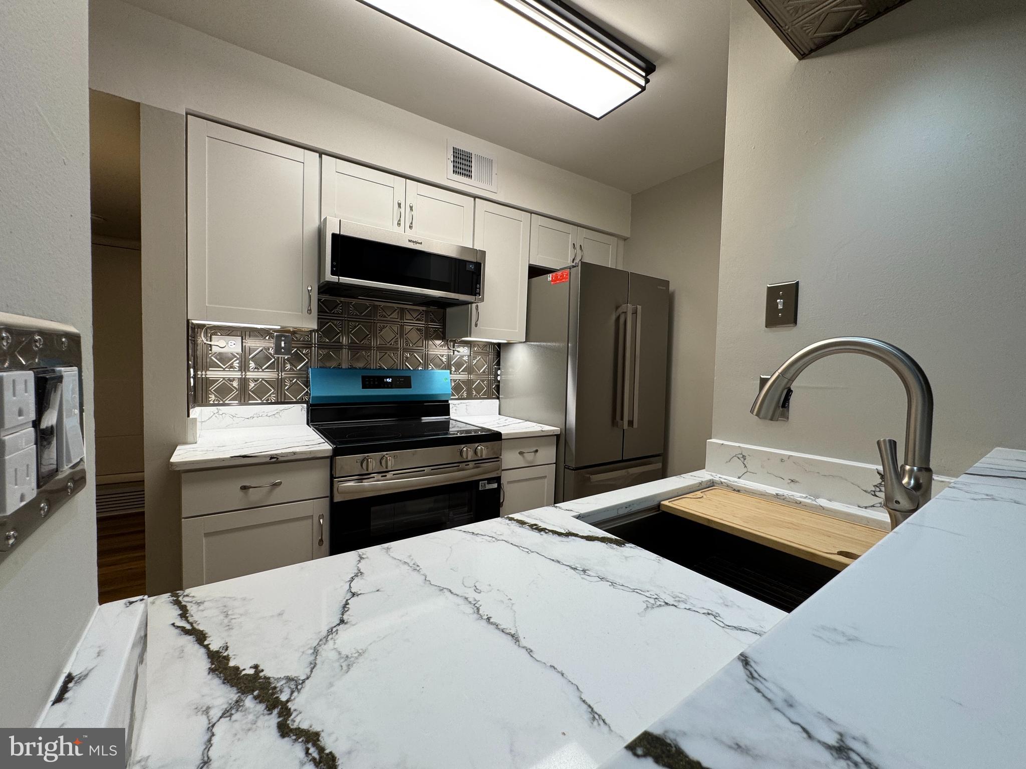 5812 Royal Ridge Drive, Unit C Springfield, VA 22152 - Photo 2 of 21