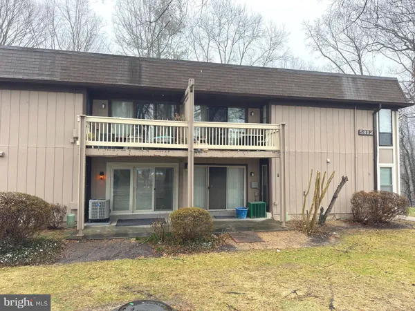 $345,000 | 5812 Royal Ridge Drive, Unit C, Springfield, VA 22152