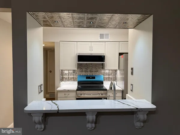 $345,000 | 5812 Royal Ridge Drive, Unit C, Springfield, VA 22152