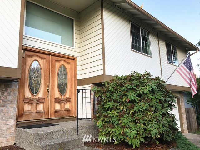 12928 Southeast 159th Street Renton, WA 98058 - Photo 3 of 22 Gallery Image 3