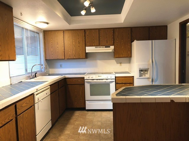 12928 Southeast 159th Street Renton, WA 98058 - Photo 8 of 22 Gallery Image 8
