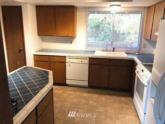 12928 Southeast 159th Street Renton, WA 98058 - Photo 9 of 22 Gallery Image 9