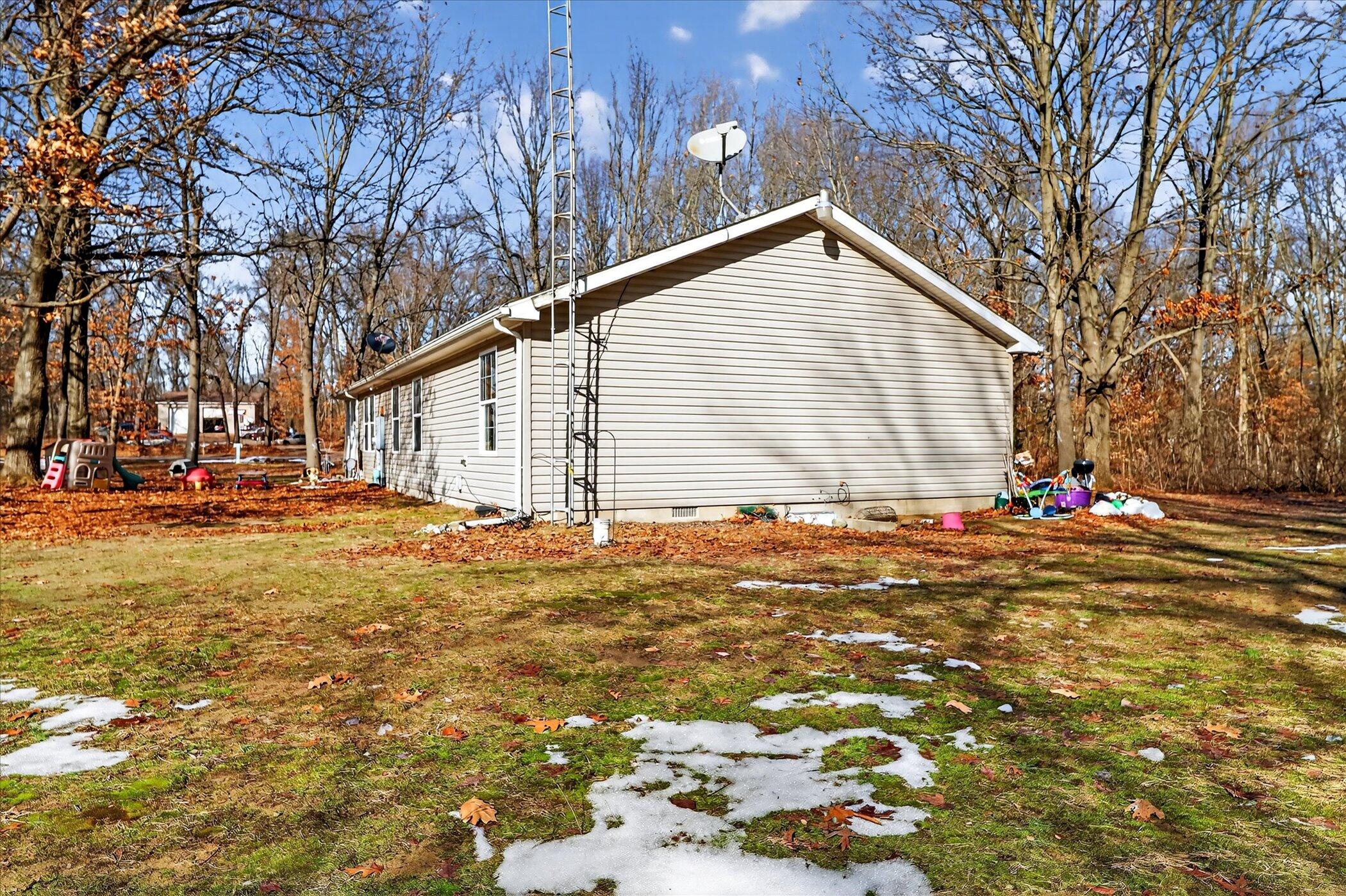 42165 85th Avenue Decatur, MI 49045 - Photo 12 of 14 28-42165-85th-Ave-Decatur-MI-49045-Windo