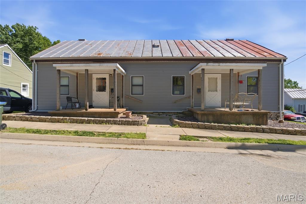 208 North Library Street Waterloo, IL 62298 - Photo 2 of 63