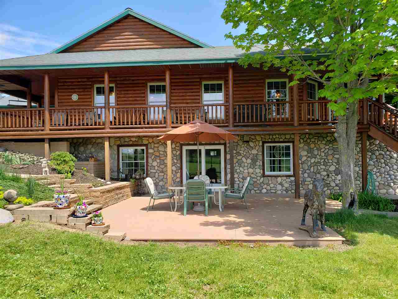 9750 Bates Road Williamsburg, MI 49690 - Photo 3 of 94 1862125-2.JPG