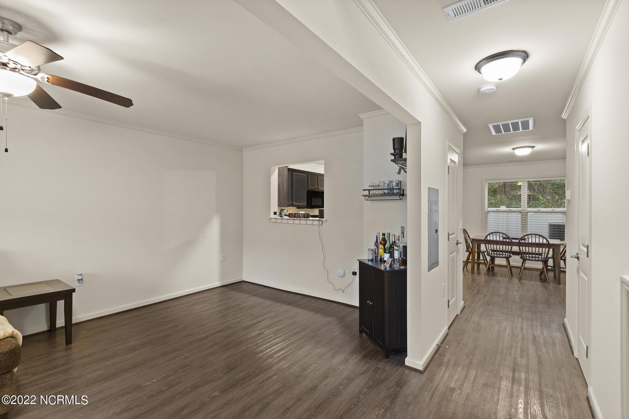 310 Glenellen Loop Road Midway Park, NC 28544 - Photo 3 of 20 310 glenellen livingroom3